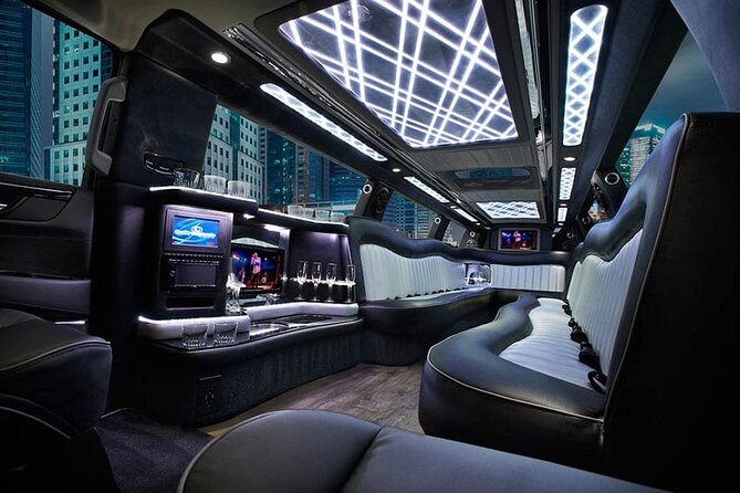 Arrival Transfer Montreal Airport YUL to Montreal by Limos or Bus