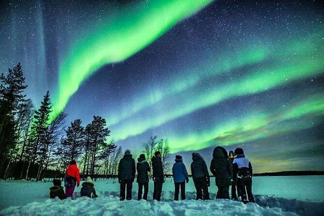 Aurora Trip and Snowshoes in Lake Rautusjarvi