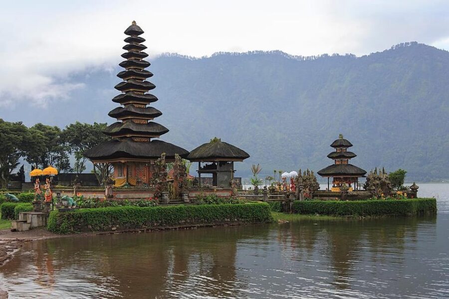 Bali: Sekumpul Waterfall, Twin Lakes, and Ulun Danu Tour