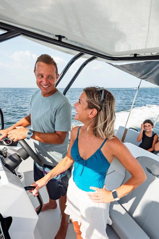 Barcelona: 2-hours Private Tour on a Motorboat