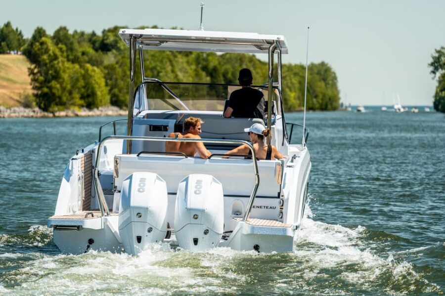 Barcelona: 8-hours Private Tour on a Motorboat