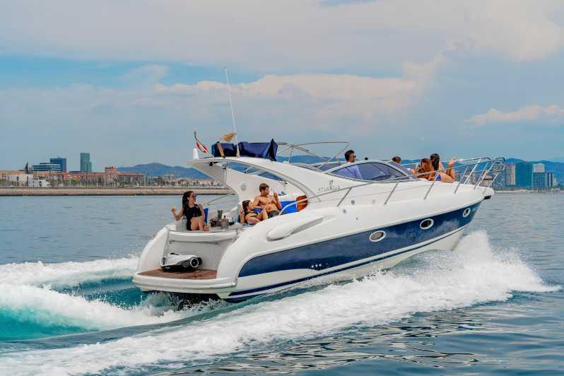 Barcelona: Exclusive Yatch Tour With Drinks and Snacks