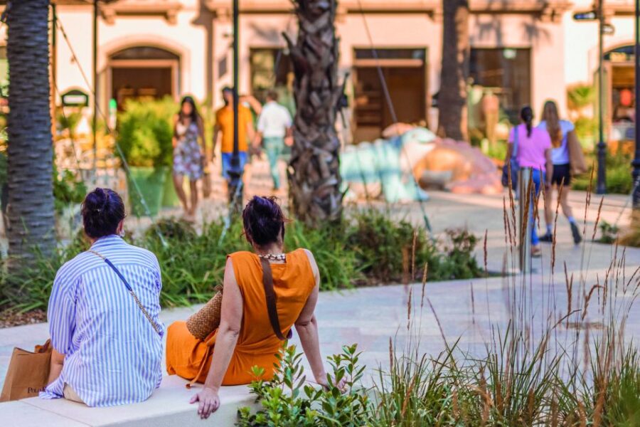 Barcelona: La Roca Village Shopping Experience Day Trip