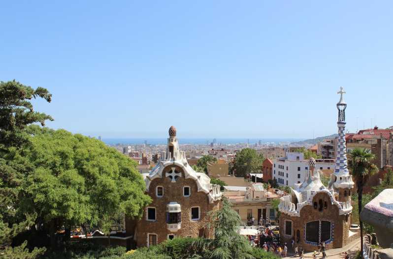 Barcelona: Sightseeing With Private Tour & Transportation