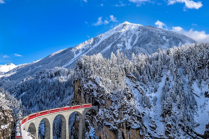 Between Lakes and Alps I 7-Day Guided Tour With Accommodation in Switzerland
