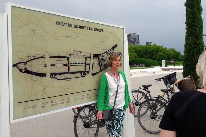 Bike Tour With City Guide From Old to New