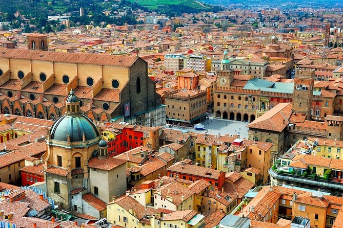 Bologna Airport Transfers : Bologna Airport BLQ to Bologna City in Luxury Van