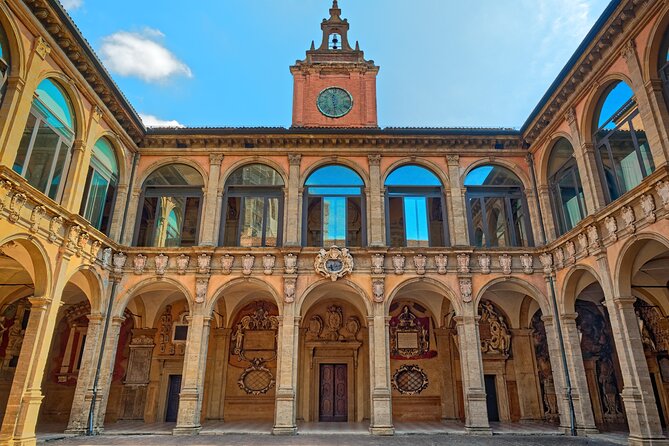 Bologna Audio-Guided Tour of the Archiginnasio and Local Tasting