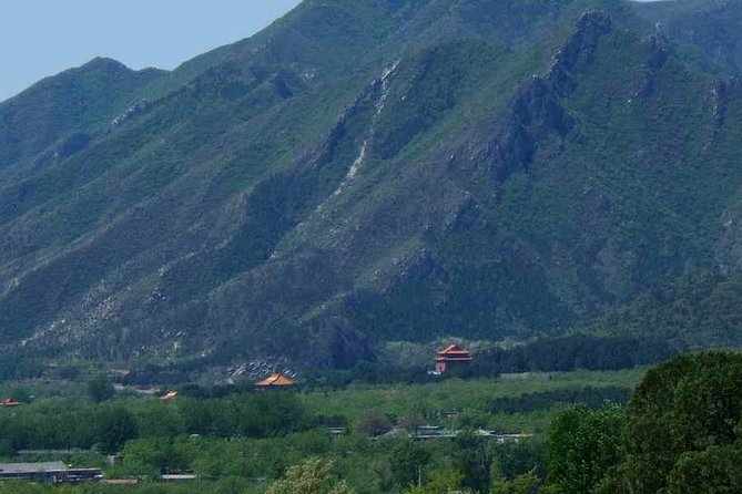 Boutique Tour: Juyongguan, Sacred Way and Dingling of Ming Tombs