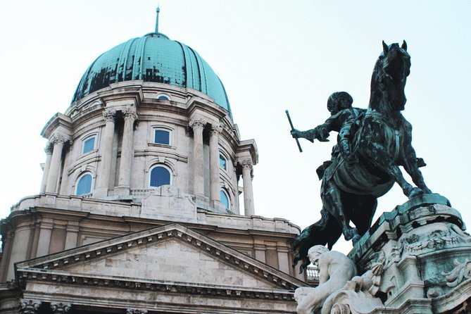 Budapest All in – Full Day Tour With Hungarian Lunch & Dessert