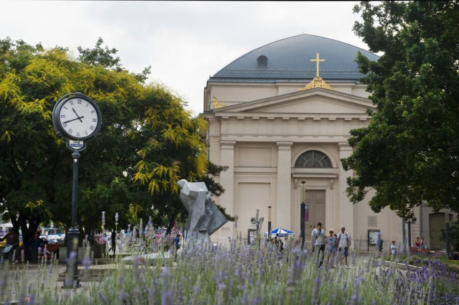 Budapest: Multilingual Highlights Tour