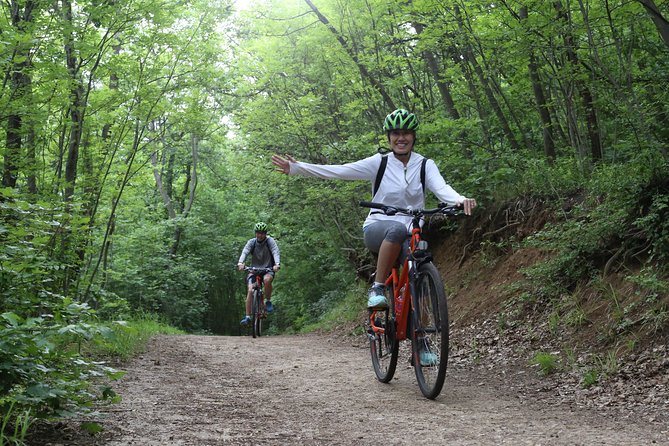 Budapest: Private Adventure Sightseeing Bicycle Tour