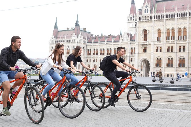 Budapest: Private Bicycle Tour – Optional E-Bikes