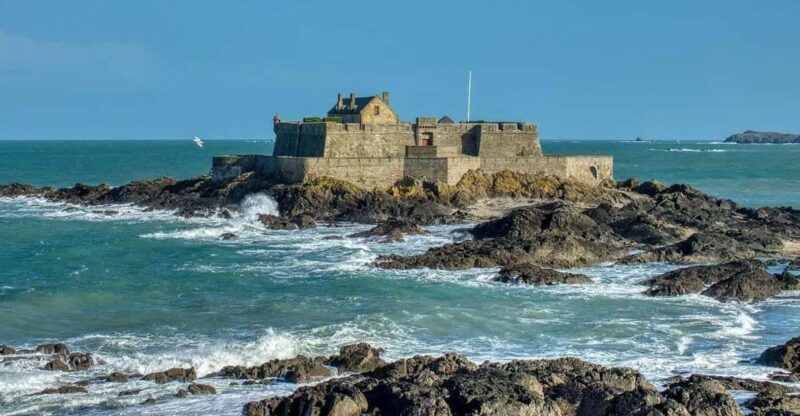 Caen: Mont-Saint-Michel and Saint-Malo Private Guided Tour - Key Points