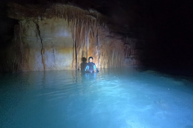 Cala Varques: Guided Kayak Sea Caves Expedition & Snorkeling