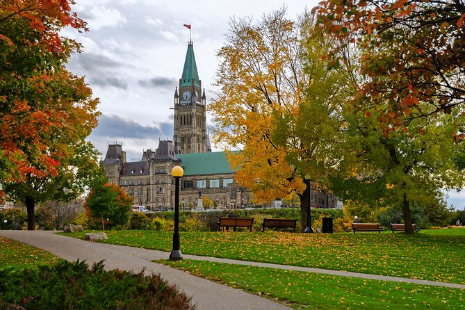 Captivating Ottawa Walk: Historic and Cultural Highlights - National War Memorial Exploration