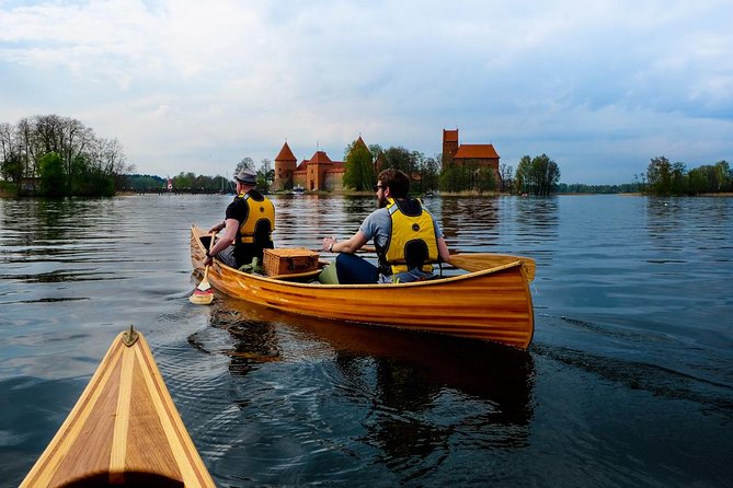 CASTLE ISLAND – Premium Guided Canoe Tour at Trakai Historical Park