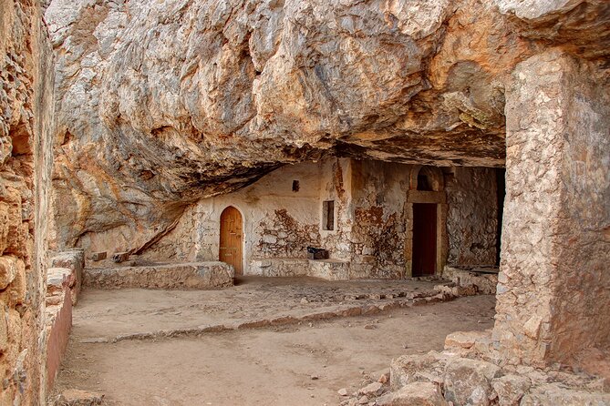 Chania: Hiking Through History and Hidden Gems at Katholiko Bay