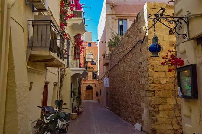 Chania, Kournas and Rethymno From Heraklion Private Tour