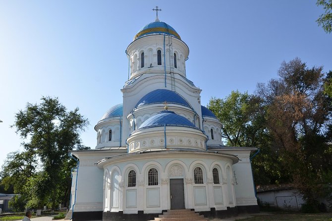 Chisinau Ghost Tour in Cemeteries