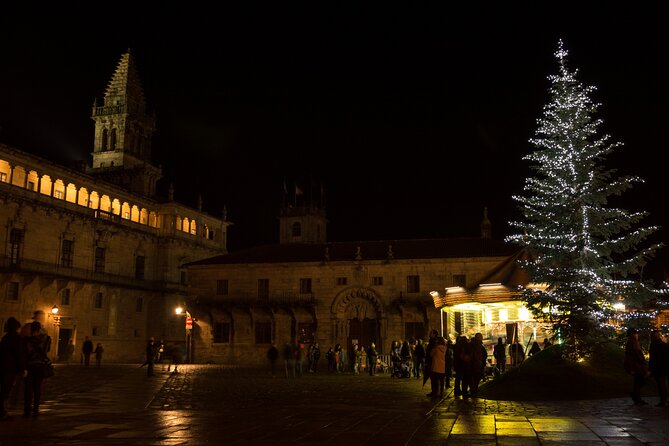 Christmas Enchantment: Walking Tour in Santiago De Compostela - Exploring the Historic City