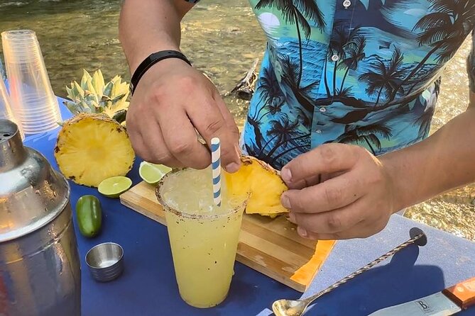 Cocktail Class With the Belizean Bartender