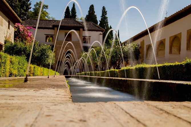 Complete Tour With Audio Guide in the Alhambra of Granada
