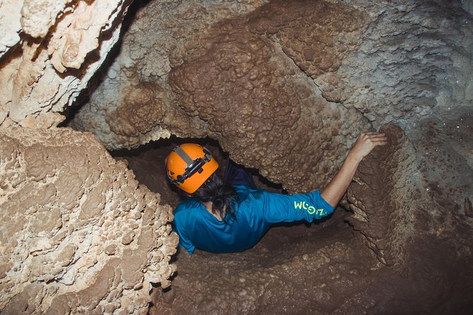 Crystal Cave With Local Tour Guide and Belizean Lunch
