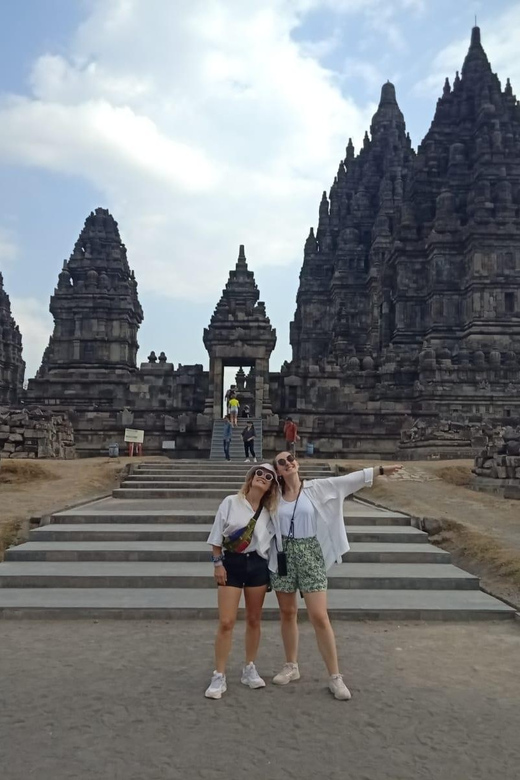 CULTURE TOUR BOROBUDUR TEMPLE.VULCANO MERAPI,AND PRAMBANAN