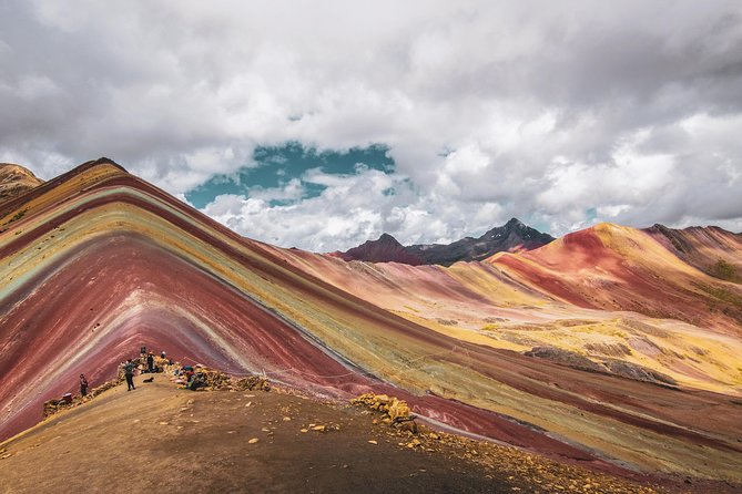 Cusco: Full Day Trekking the Rainbow Mountain With Lunch