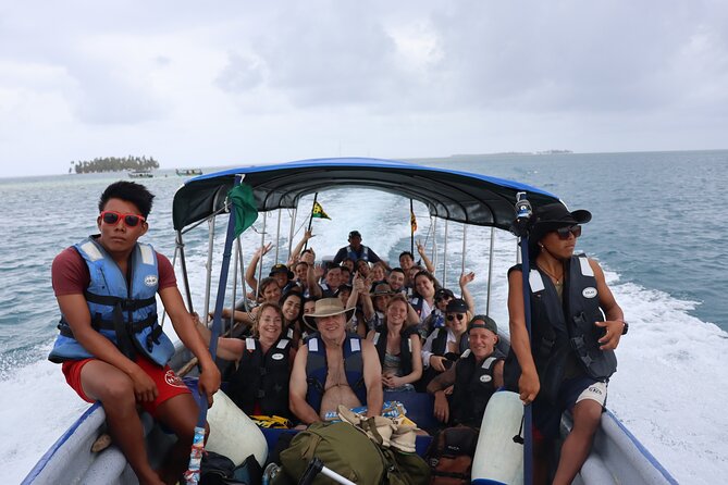 Day Tour in San Blas + 4 Islands + Umbrella + Kayak + Towels Etc.