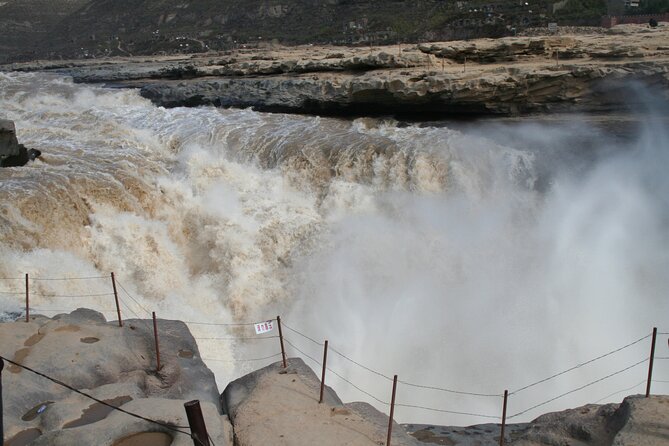 Day Trip to Hukou Waterfall and Huangdi Mausoleum