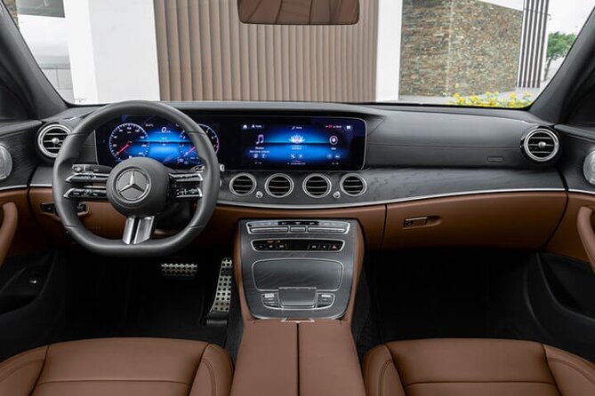 Departure Private Transfer Santiago De Compostela to SCQ Airport by Business Car - Service Overview