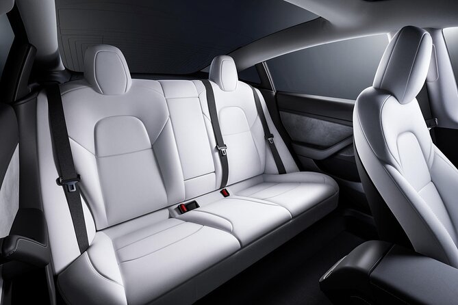 Departure Transfer Montreal to Montreal Airport YUL by Car or SUV