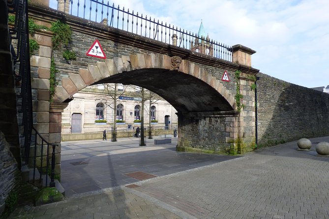 Derry Walls Authentic Private Walking Tour