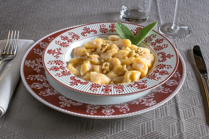 Dining Experience at a Locals Home in Bergamo With Show Cooking - Experience Overview