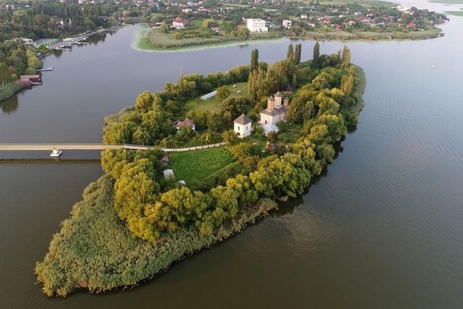 Draculas Tomb and Mogosoaia Palace, Private Tour From Bucharest