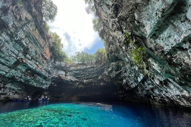 Dream Tour: Melissani Lake, Drogarati Cave, Myrtos (viewpoint)