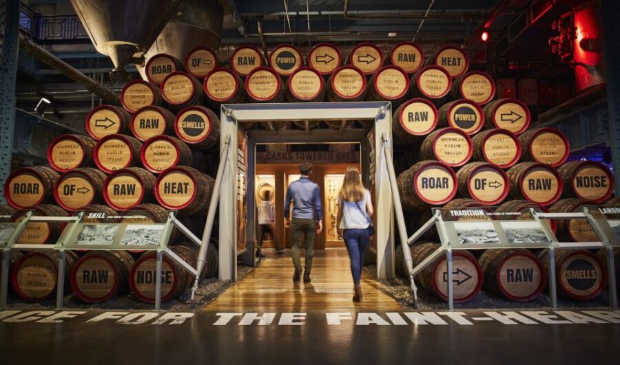 Dublin: Guinness Storehouse Ticket & Hop-on Hop-off Bus Tour