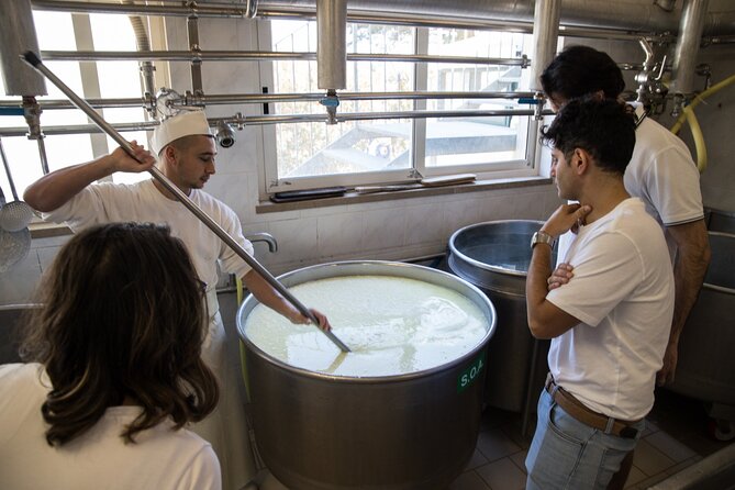 E-Bike Tour in Cisternino. How the Mozzarella Is Made.