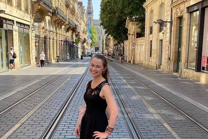 Early Bird City Tour – Nice Morning Walk in Bordeaux