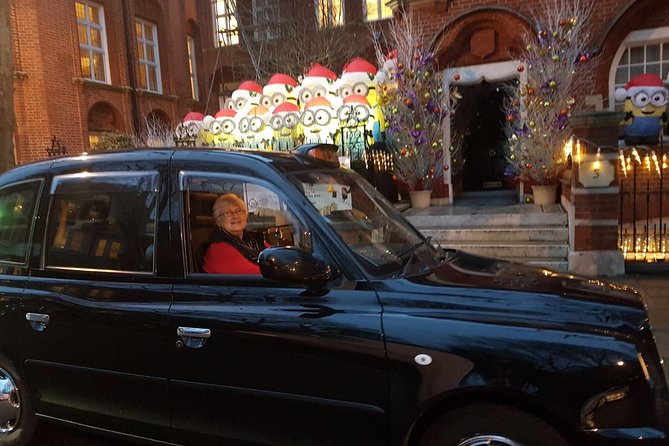 Edinburghs Christmas Lights and Festive Black Taxi Tour