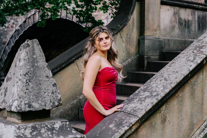 Elegant Professional Private Photoshoot Tour in Edinburgh