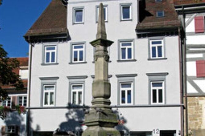 Esslingen Fountain Tour With Picnic From a Locals Perspective - Exploring Esslingens Iconic Fountains