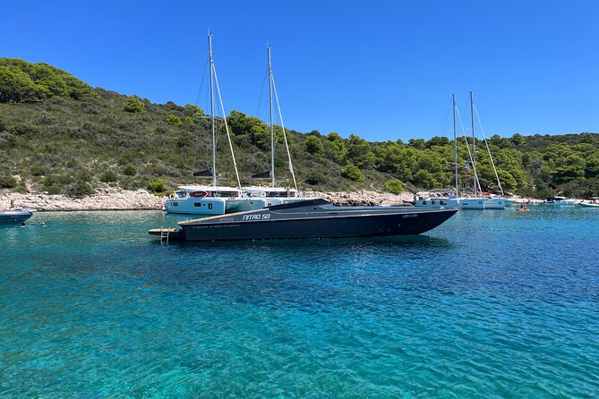 Experience Private Nitro 50 Powerboat in Hvar