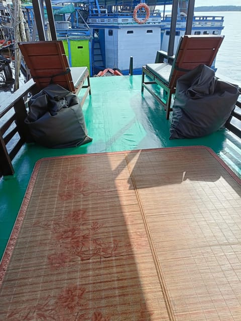 Explore Jungle in Borneo and Orangutan Kelotok Tour 3D/2N