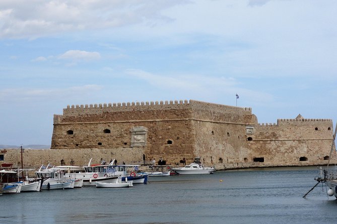 Explore on Foot the Historical City of Heraklion (Small-Group)