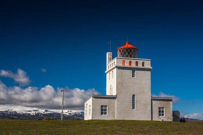 Explore the South Coast of Iceland Premium Tour 6 Persons Max