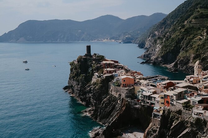 Ferry Boat Tour to the Cinque Terre With Stop in Portovenere and Vernazza