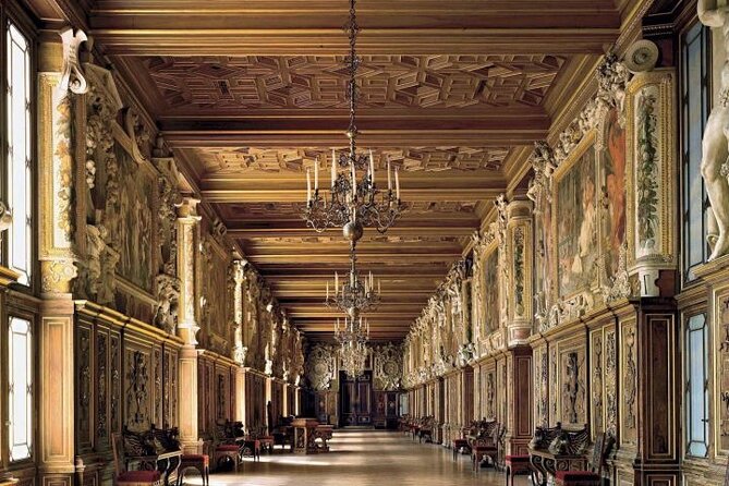 Fontainebleau Palace Skip the Line Small Group Guided Tour